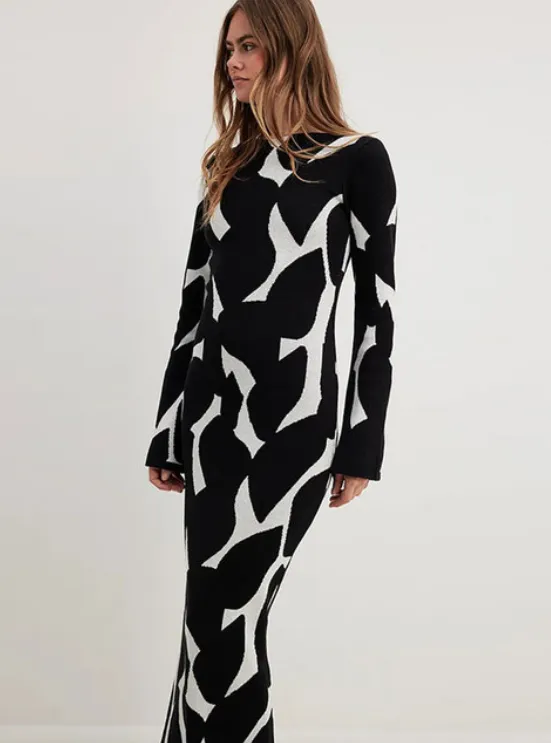 Elegantes langrmeliges Strickkleid