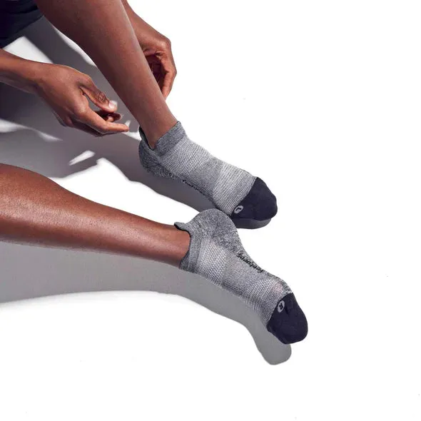 Elite Light Cushion No Show Tab Sock in Gray