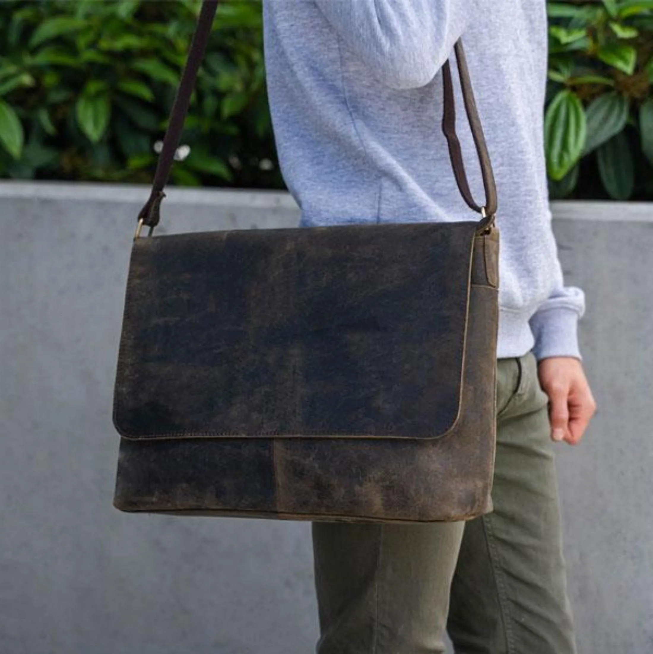 Leather messenger 18 inch satchel laptop briefcase for men and women best handmade buffalo college office computer bag